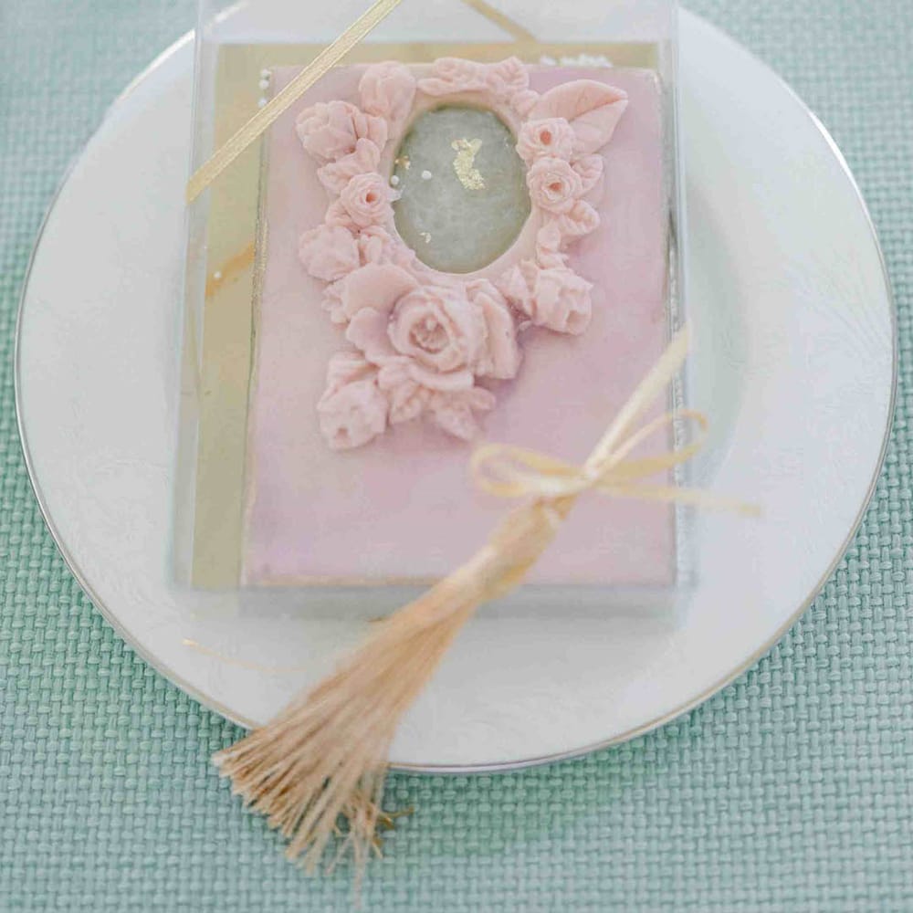 Pink biscuit wedding favour for pastel pink and green wedding inspiration at Botley's Mansion