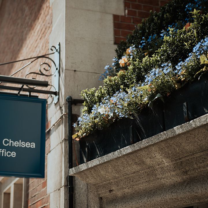 Kensington and Chelsea Registry office sign