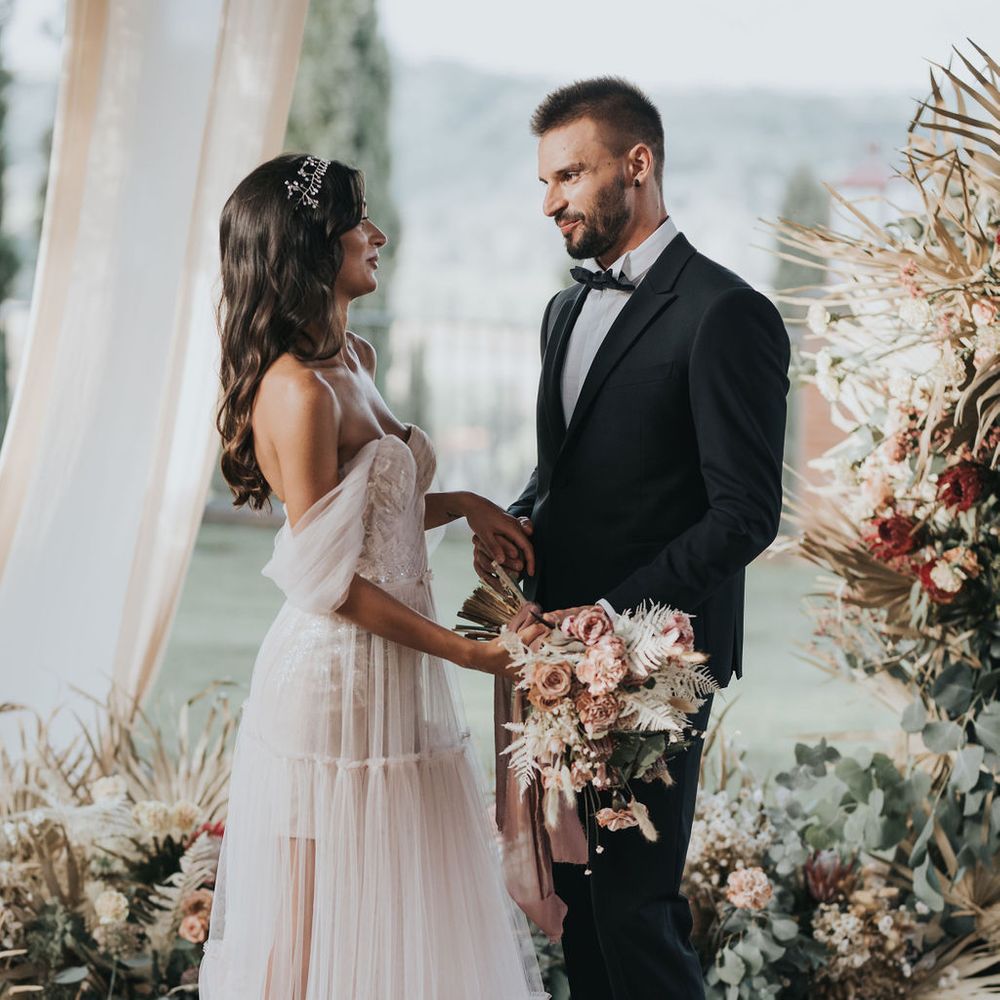 Bride and groom at romantic Tuscany elopement planned by In Tuscany Wedding