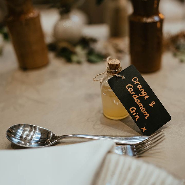 Flavoured gin wedding favours for the wedding guests 