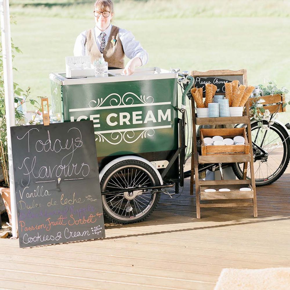 wedding ice cream cart wedding favours 