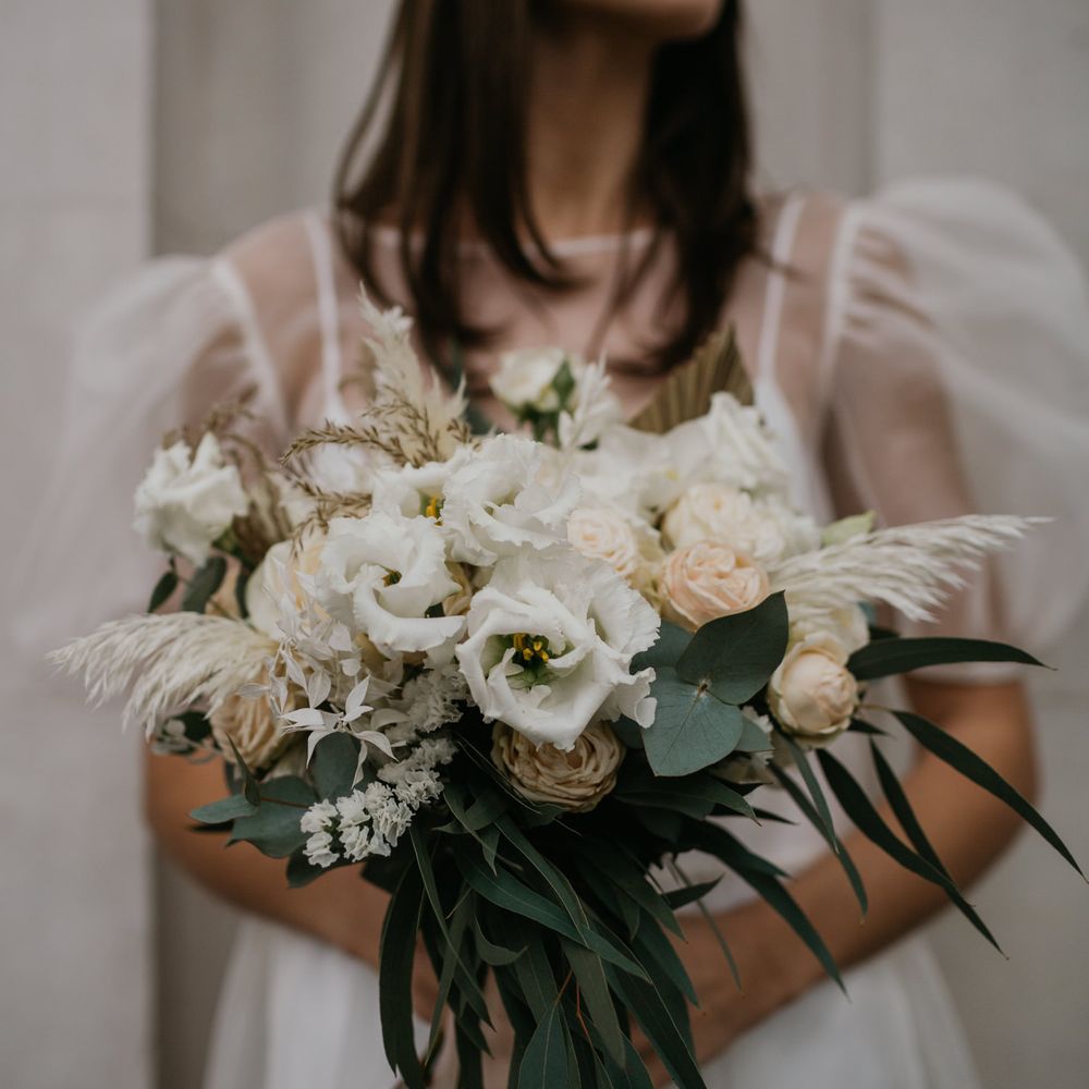 romantic wedding bouquet for intimate wedding 