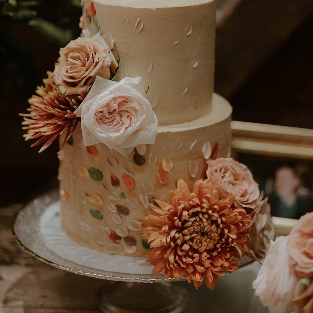 Stunning wedding cake with flower decor