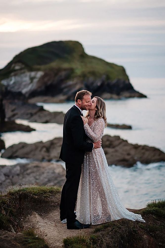 Bespoke Wedding Dresses - From the Best Designers to Costs Bespoke Wedding Dresses - From the Best Designers to Costs