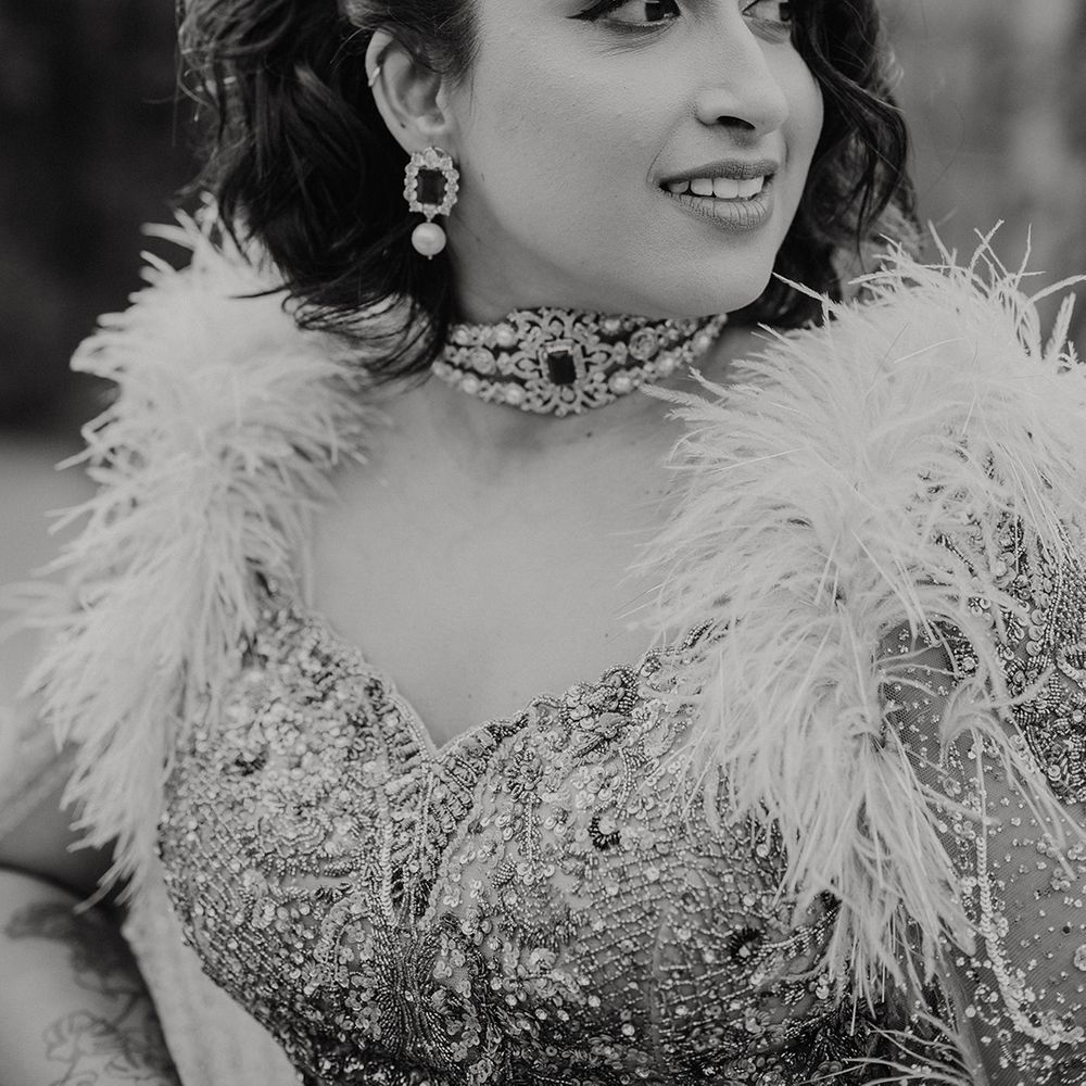 bride-wearing-diamond-statement-jewellery-for-wedding