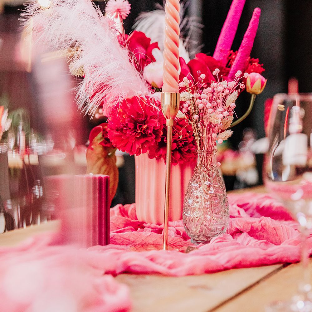pink-wedding-table-decorations