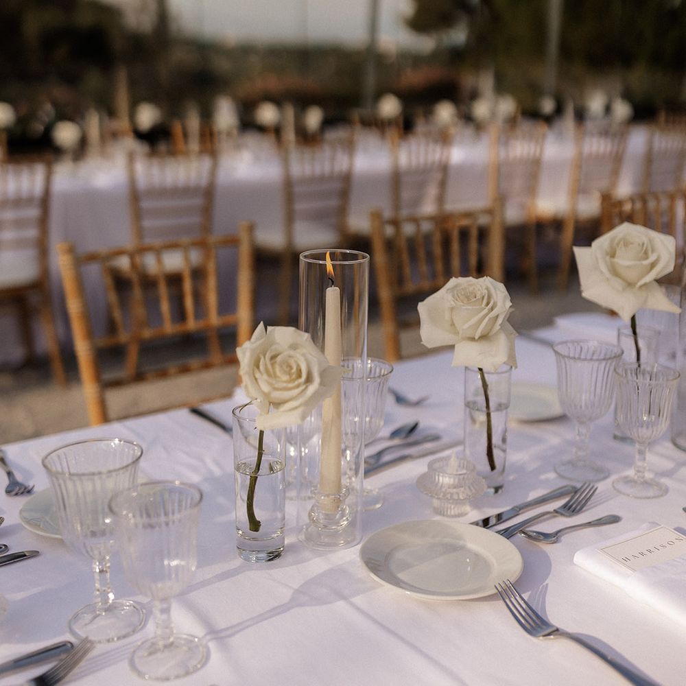 minimalist-monochrome-wedding-table-setting