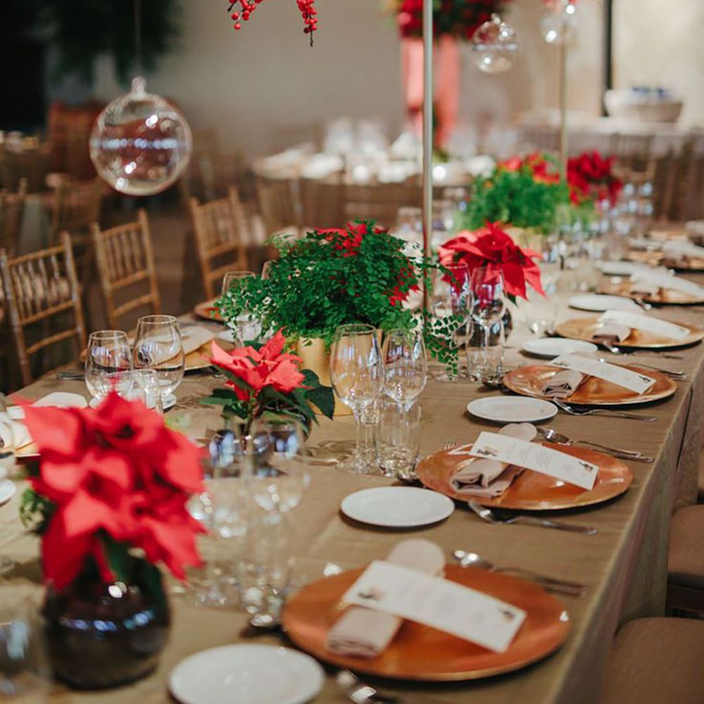 red table decor for festive winter wedding