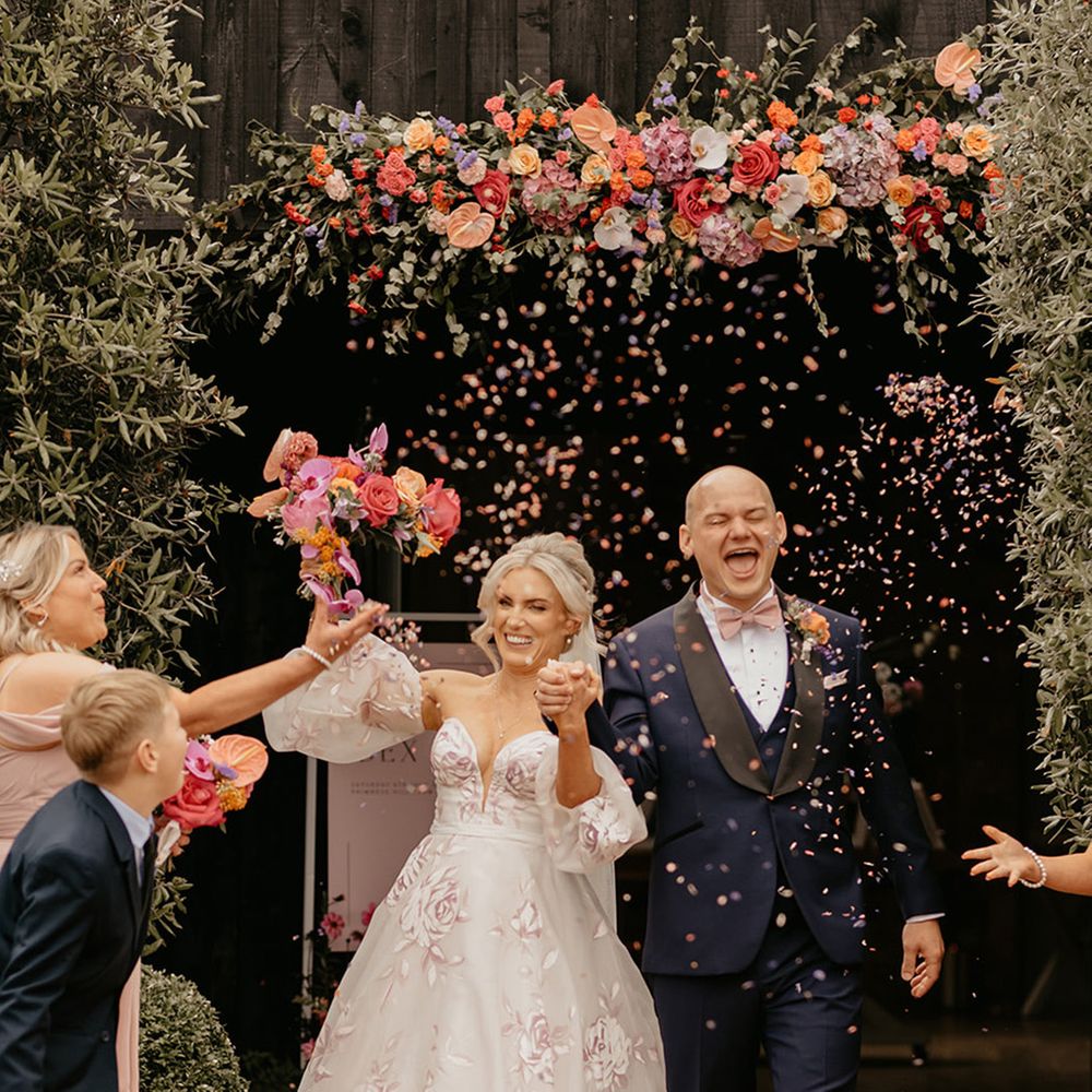 confetti-moment-at-primrose-hill-farm