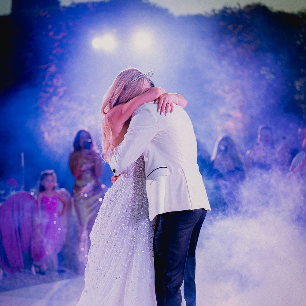 first-dance-for-bride-and-groom