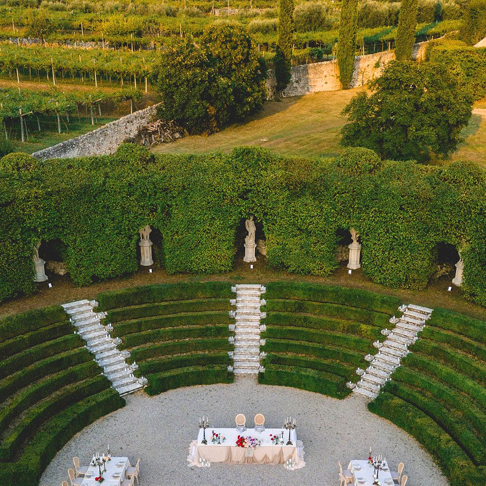 outdoor-wedding-tablescape