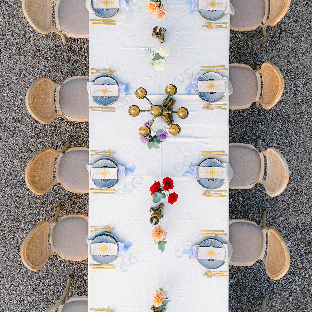 simple-romantic-wedding-tablescape