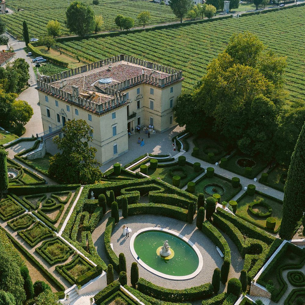 stunning-italian-wedding-venue