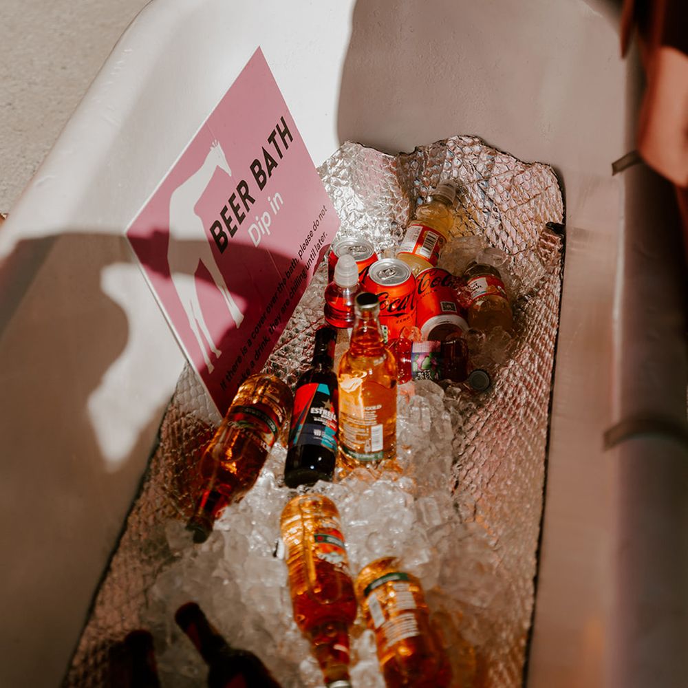 booze-bath-drinks-at-weddings