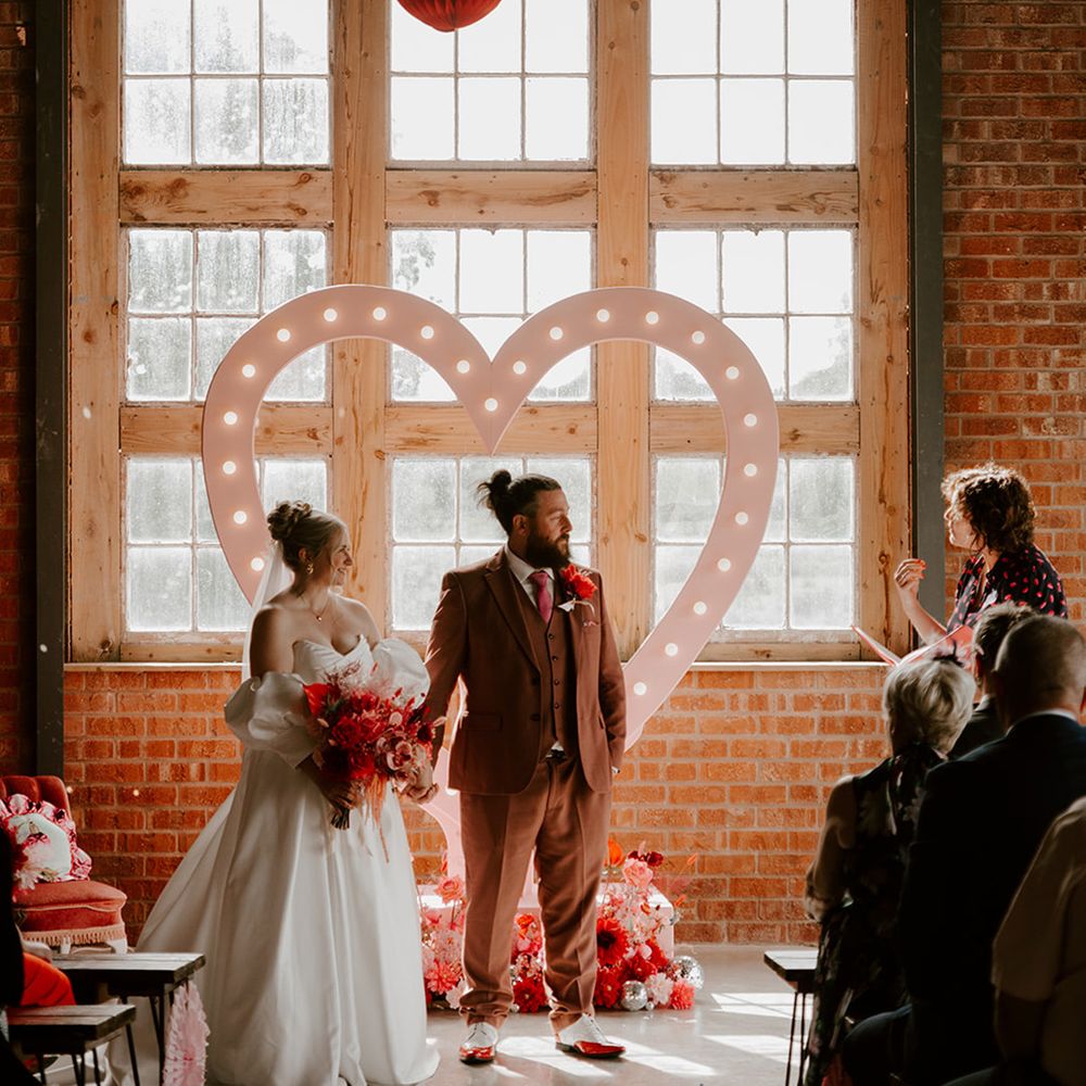 pink-vegas-theme-wedding-ceremony-decorations