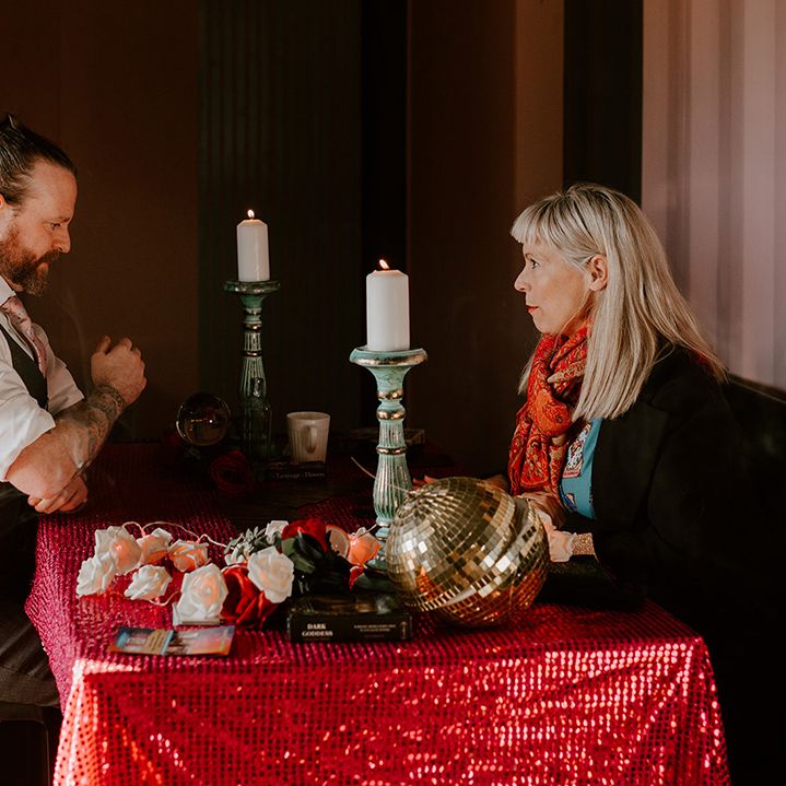 tarot-reader-wedding-entertainment