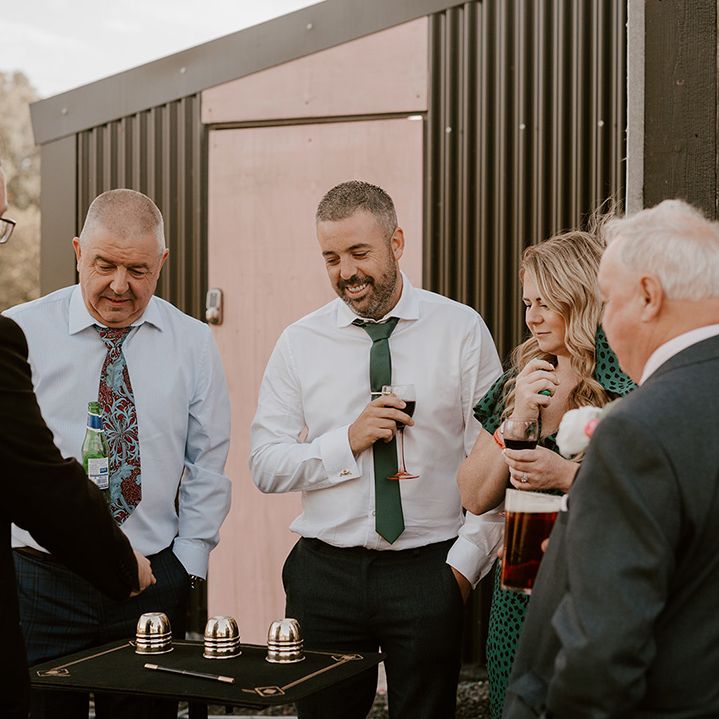 wedding-guests-with-magician