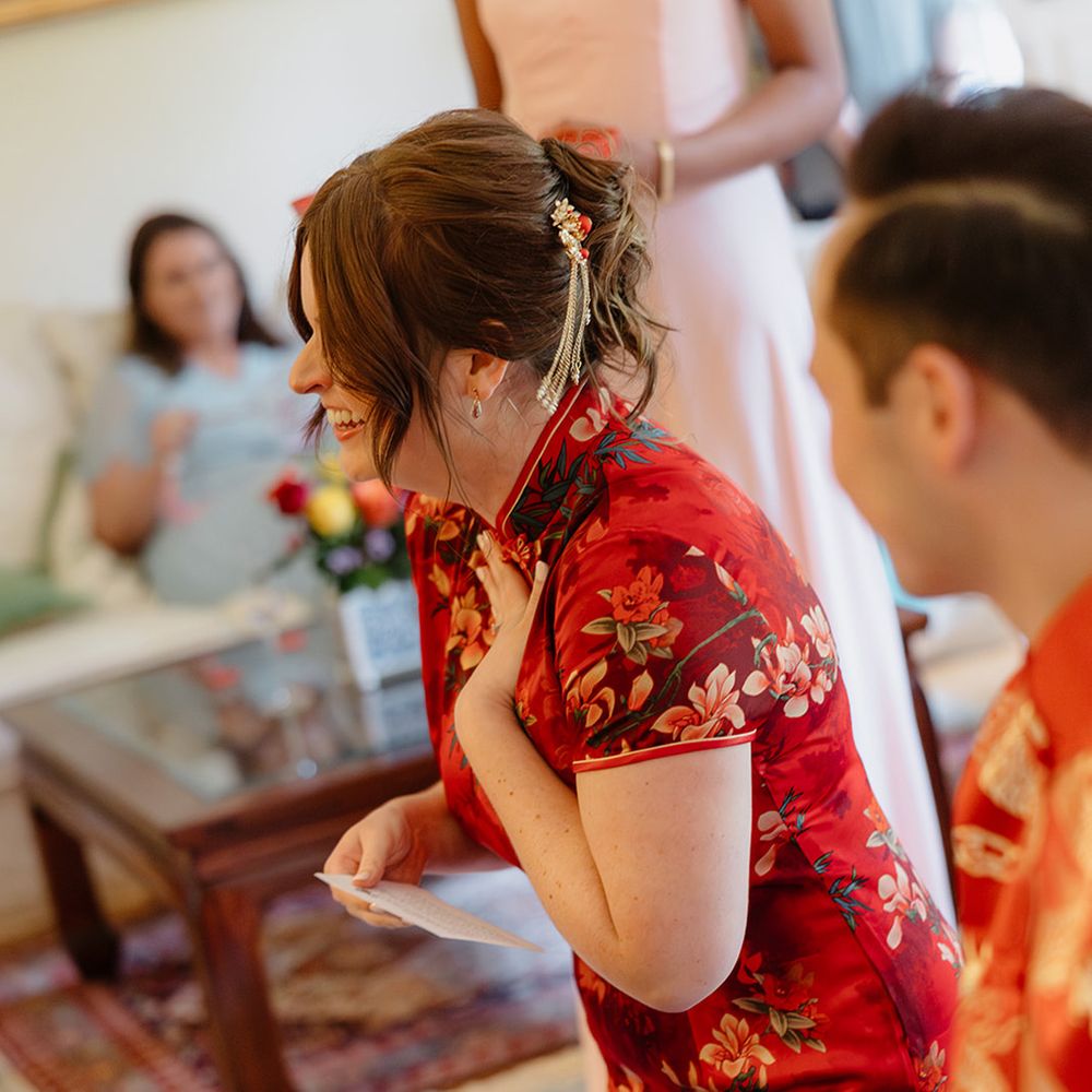 bride-speaks-during-chinese-tea-ceremony