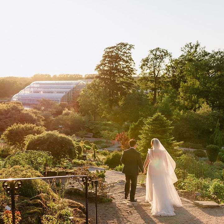 golden-hour-wedding-photography-with-views-of-the-wedding-venue