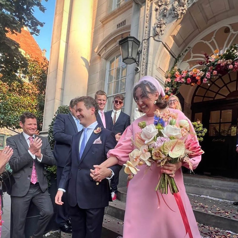 by rotation pink, feather trimmed Huishan Zhang rented wedding dress