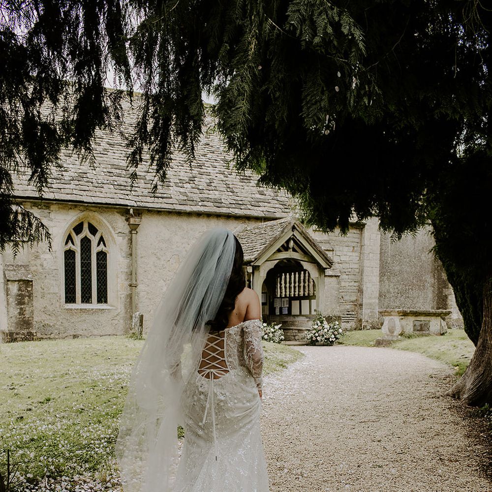 bride-wearing-corset-style-wedding-dress