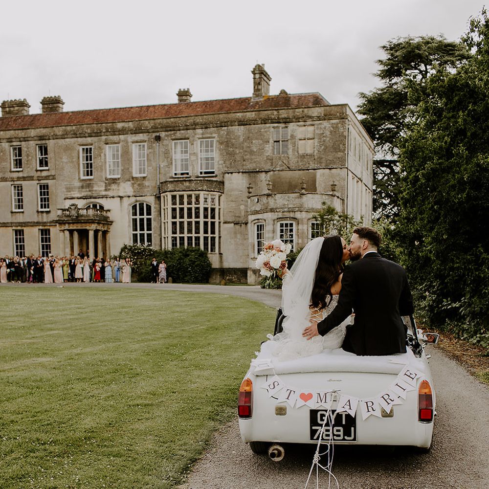 just-married-wedding-car-decorations