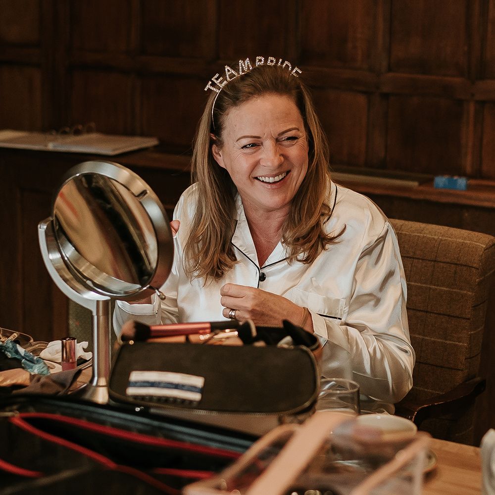 bridal-party-getting-ready-for-wedding-day