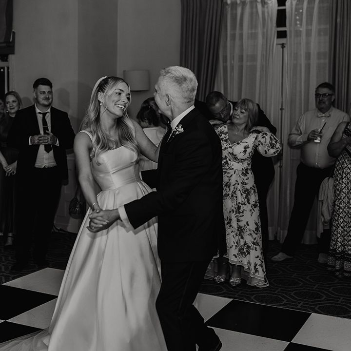 first-dance-for-bride-and-groom