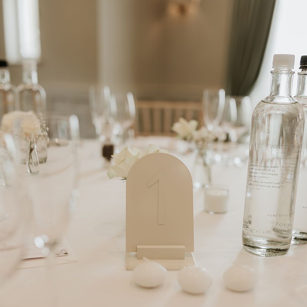 simple-white-wedding-table-centrepiece