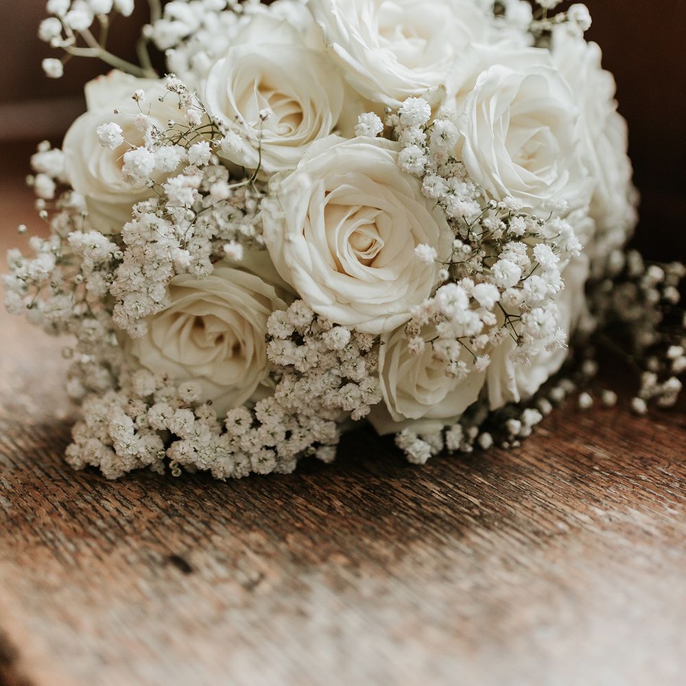 white-rose-and-gypsophila-bouquet