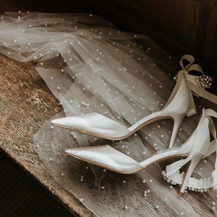 white-wedding-shoes-with-pearl-veil
