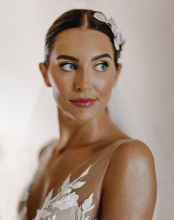 How To Do Your Own Wedding Makeup Like A Pro - With Charlotte Tilbury, Bobbi Brown & More How To Do Your Own Wedding Makeup Like A Pro - With Charlotte Tilbury, Bobbi Brown & More