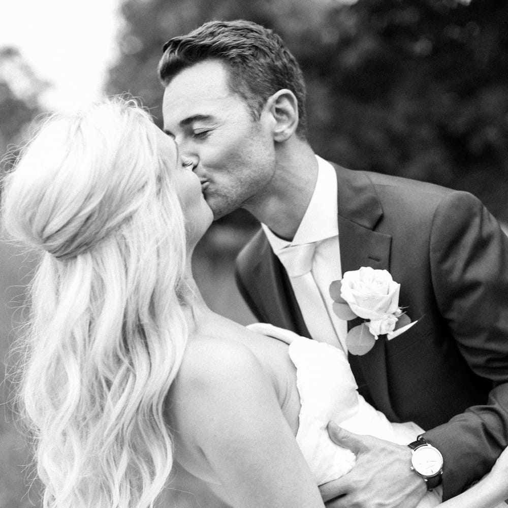 Bride & Groom Kissing Portrait