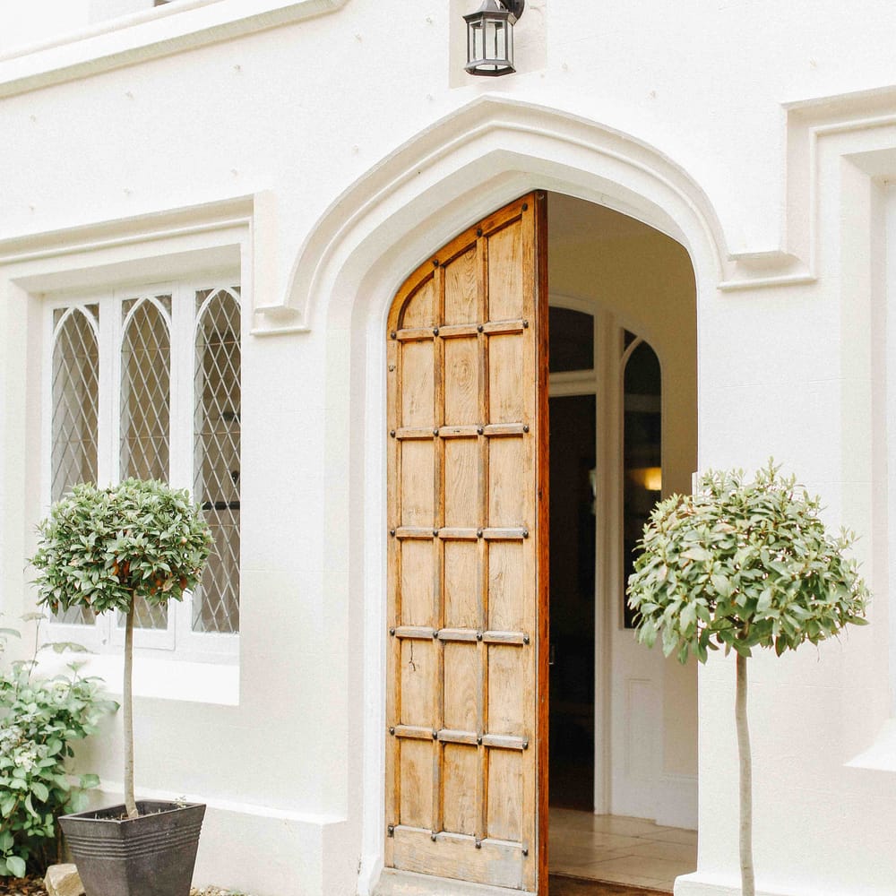 Fairytale Spring Wedding at Silchester House, Berkshire