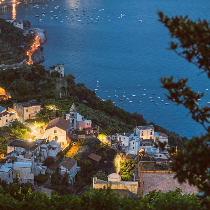 Image by <a href="https://www.giuliegiordi.com/" target="_blank">Giuli & Giordi</a>