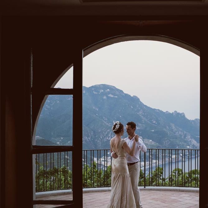 Image by <a href="https://www.giuliegiordi.com/" target="_blank">Giuli & Giordi</a>