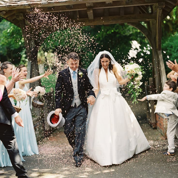 Bride In Structured Gown By Jesus Peiro // Image By Taylor And Porter