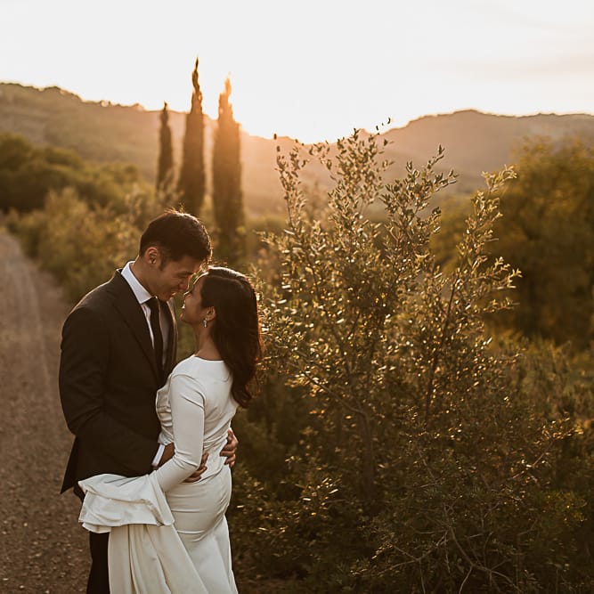 Intimate Tuscan Wedding at WP Relais, Castiglione D'orcia, Siena | Outdoor Reception with Fairy Light Decor | Bride in Gown from Cargie Threads | The Springles Photography