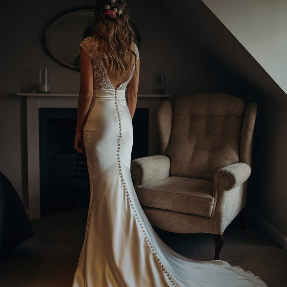 Outdoor Coastal Wedding at Ravensheugh Log Cabin in Scotland | Alpacas | MacGregor and MacDuff Kilts | Album Weddings Photography | Second Shooter Lovro Rozina