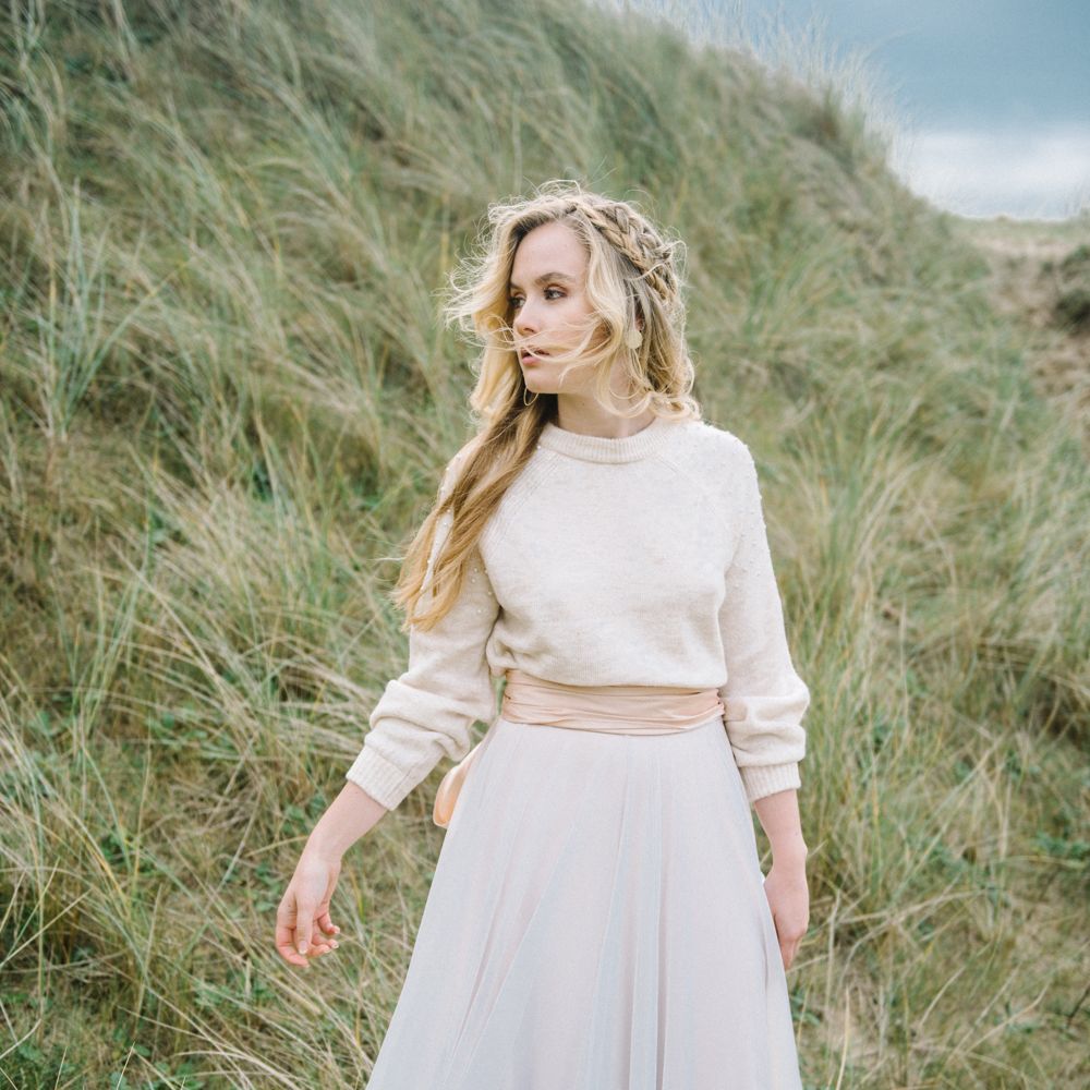 Autumnal Wedding Inspiration At The Coast With Pampas Grass Moon Gate & Drip Icing Cake With Images From Olivia Bossert Photography & Styling By The Artful Event Co