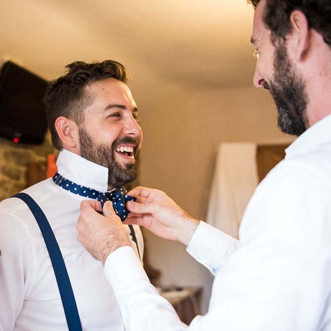 Groomsmen Preparations | Coastal Wedding at Driftwood Spas St Agnes, Cornwall | Jessica Grace Photography