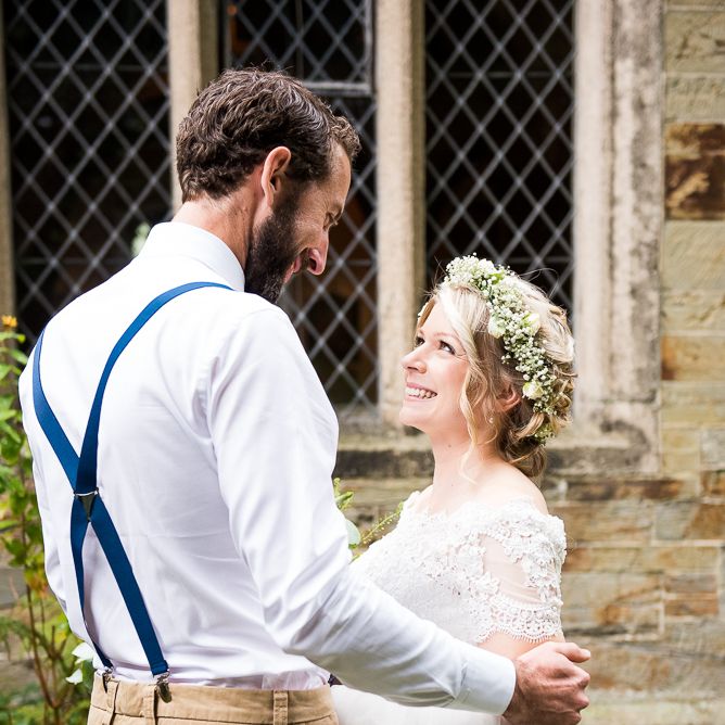 Wedding Ceremony | Bride in Lace Wedding Dress | Groom in Shorts, Braces & Bow Tie | Coastal Wedding at Driftwood Spas St Agnes, Cornwall | Jessica Grace Photography