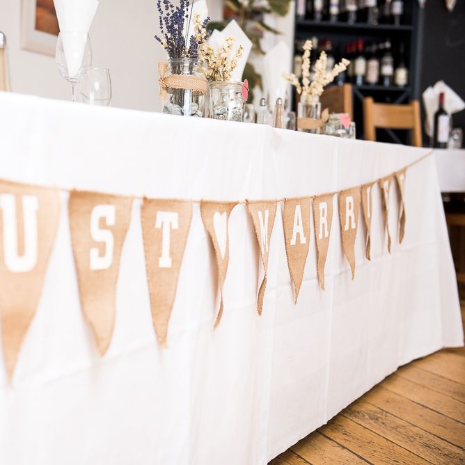 Burlap Bunting | Coastal Wedding at Driftwood Spas St Agnes, Cornwall | Jessica Grace Photography