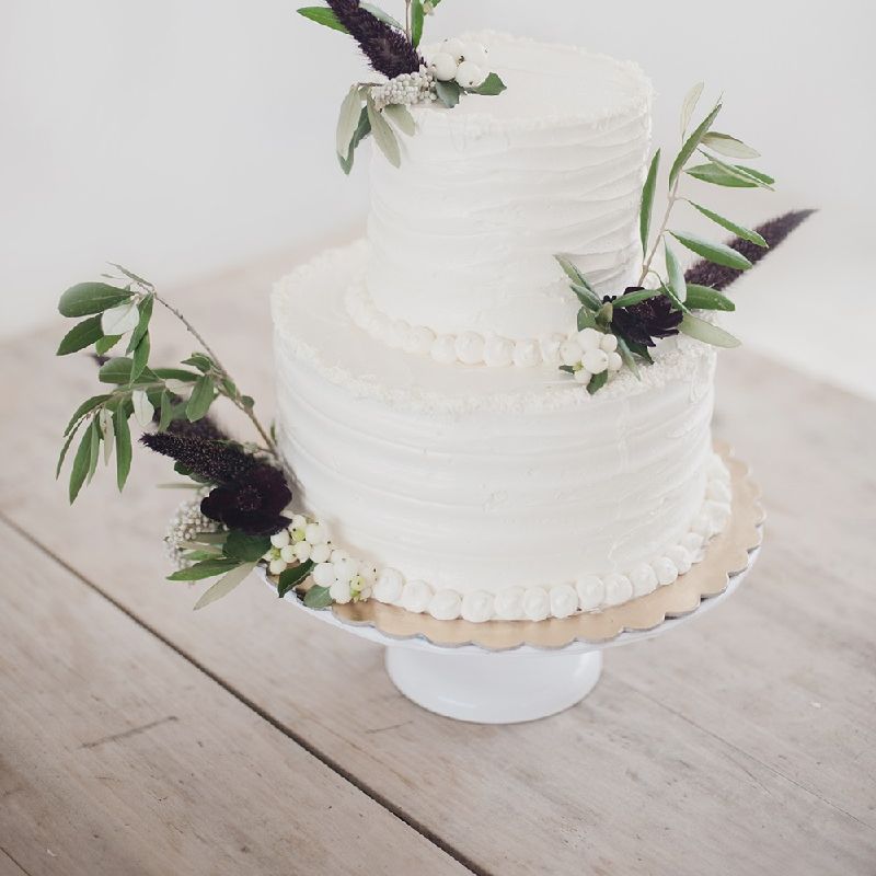 Elegant Minimal White Wedding Cake