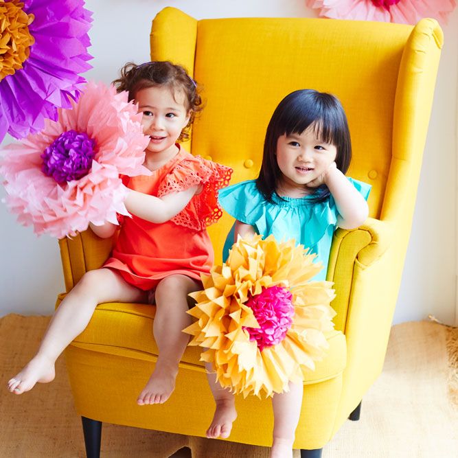 Giant Paper Flowers Wedding DIY Idea by Berin Made