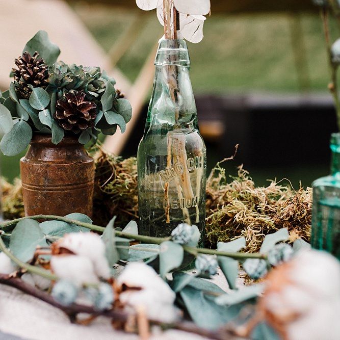 Winter Tablescape with Nordic Touches | Boho Winter Tipi Wedding Inspiration | Styling & Concept by Pretty Creative | Amy Faith Photography