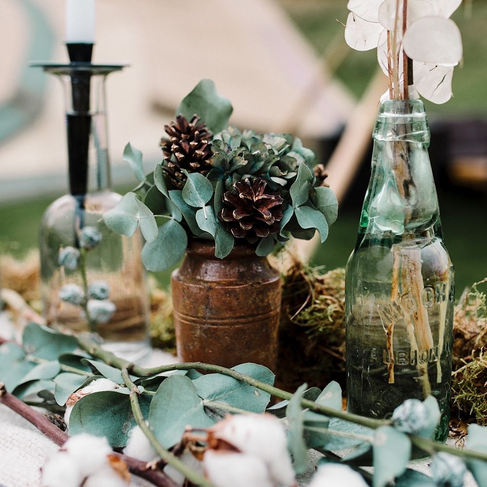 Winter Tablescape with Nordic Touches | Boho Winter Tipi Wedding Inspiration | Styling & Concept by Pretty Creative | Amy Faith Photography