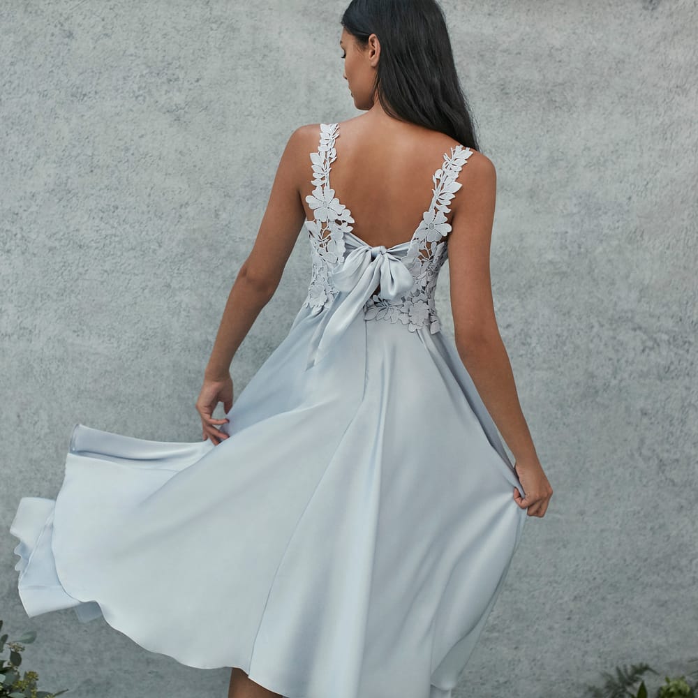 <a href="https://www.coast stores.com/p/janie lace midi dress/1875141?utm_source=Rock_my_wedding&utm_medium=social&utm_campaign=blog_post&utm_content=janiedress" rel="noopener" target="_blank">Jani Lace Midi Dress</a> by Coast