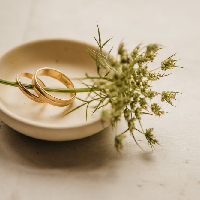 Understated Urban Elegance | Stylish & Contemporary Styling For The Modern Bride By Hilde. Stories | Images By Claudia Gödke