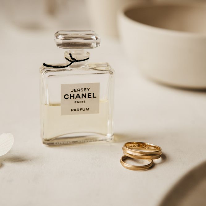 Understated Urban Elegance | Stylish & Contemporary Styling For The Modern Bride By Hilde. Stories | Images By Claudia Gödke
